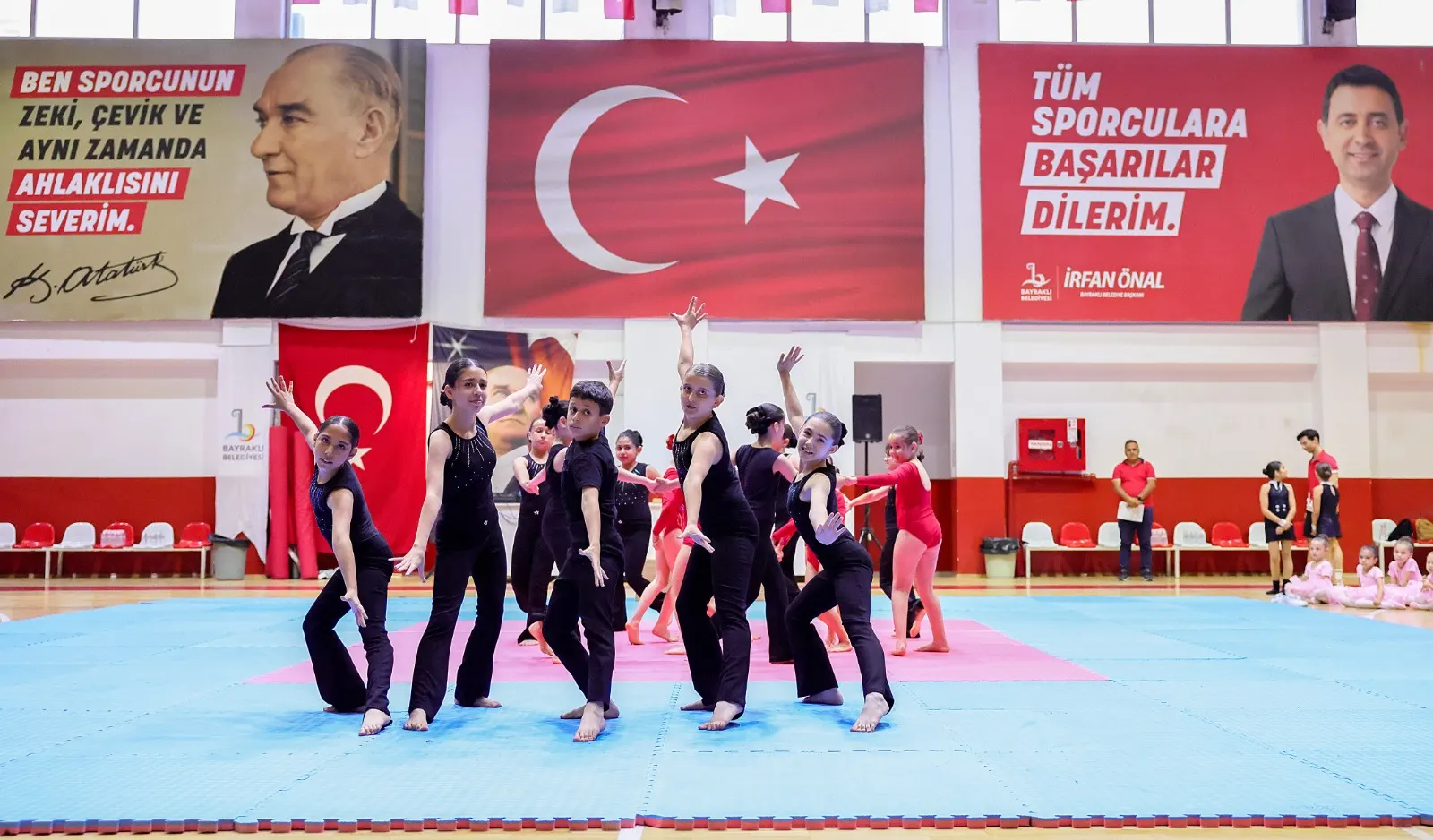 BAYRAKLILI KURSÄ°YERLERDEN YIL SONU GÃSTERÄ°SÄ° (7)-1782197624098.webp